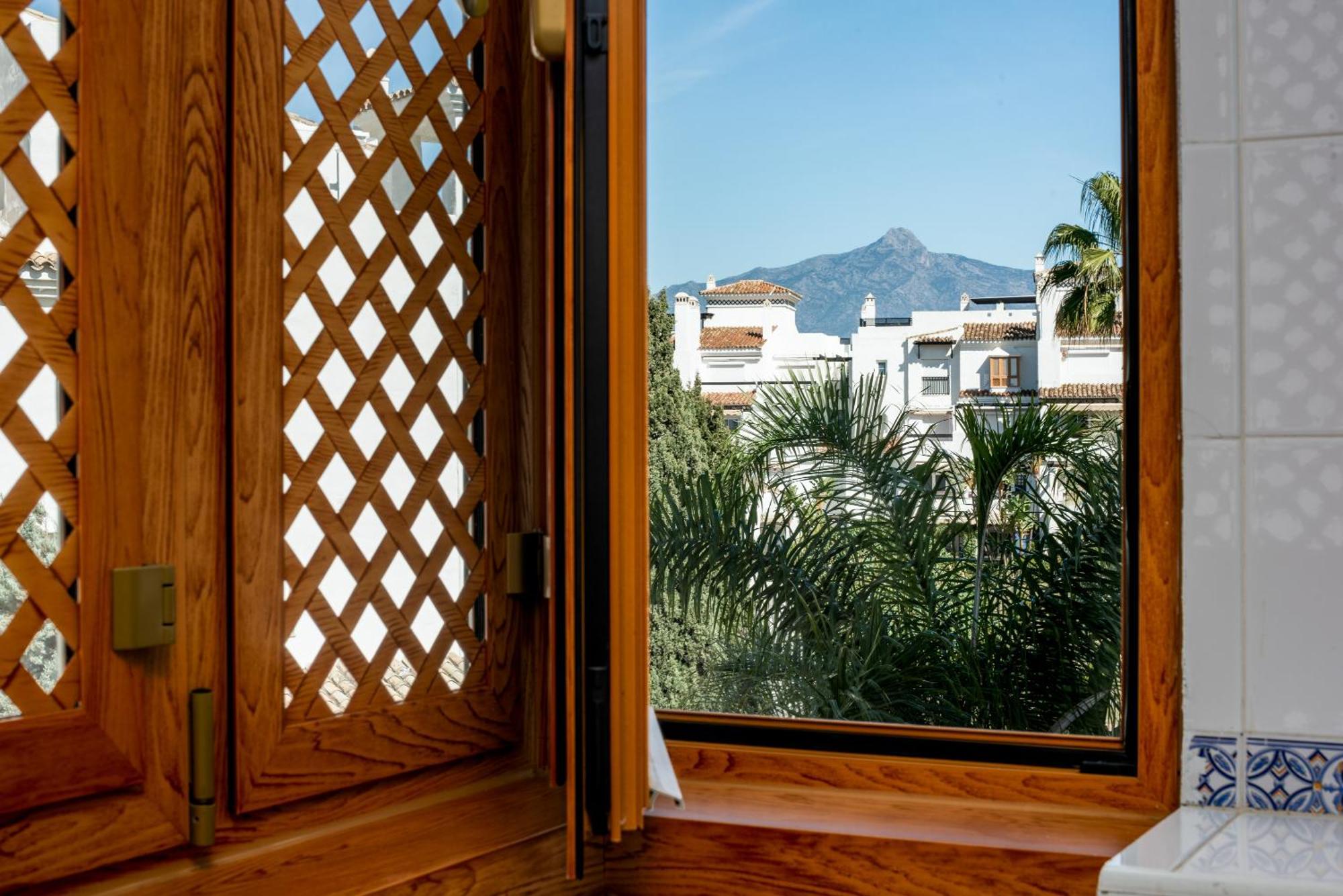 Beachfront 3b In Popular Adelfas - San Pedro *